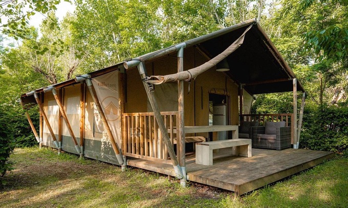 Capannole Ski Chalet | Luxe sanitary XL 6 pers Villatent at La Chiocciola in Tuscany