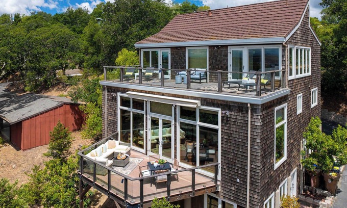 Napa Cottage | Luxe, Spacious, Stunning Views + Large Guest House