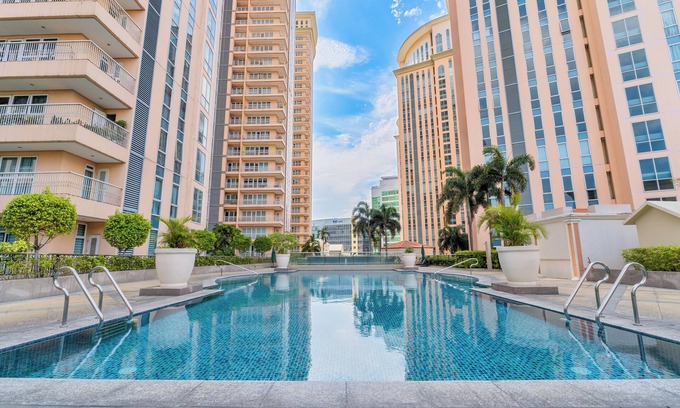 Pinagsama Condo | Luxe Suite With 180 Stunning City Views