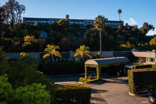 Los Angeles Resort | Luxe Sunset Boulevard Hotel