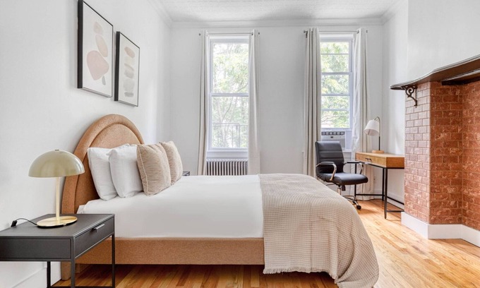 Greenpoint Apartment | Luxe UES 2BR w/ W/D & Elevator, near Bloomingdales, by Blueground