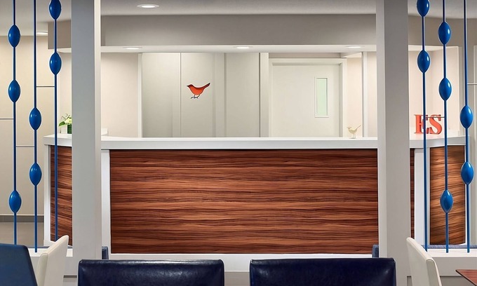 Westlake Hotel | Luxe Vacation Feel! 2 Family-friendly Units, Free Parking, Pool