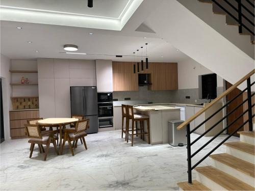 Hyderabad Villa | Luxe Villa in Sanikpuri, Hyderabad