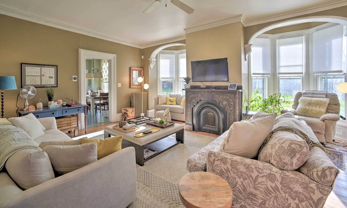 Germantown House | Luxe 'Windmill Farms' w/ Hot Tub & Fire Pit!