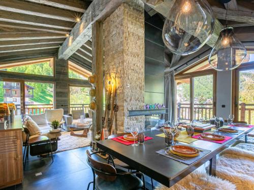 Val-d'Isere Apartment | Luxueux 5 pièces avec cheminée, balcon panoramique, proche des pistes - Val-d'Isère - FR-1-694-108