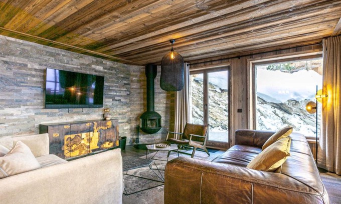 Val-d'Isere Apartment | Luxueux appartement avec piscine, WiFi et parking à Val-d'Isère - FR-1-694-102