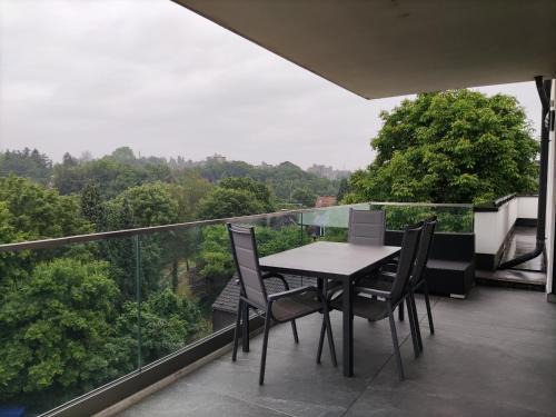 Mettmann Apartment | Luxuriöse, große Wohnung mit Parkblick
