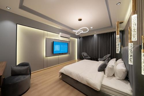 Al Hamra Apartment | Luxuries Apt,Self-Entry,65 4K TV Smart A3