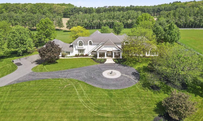 Kresgeville Other | Luxurious Ã La Mode Valley Farm House(1735)