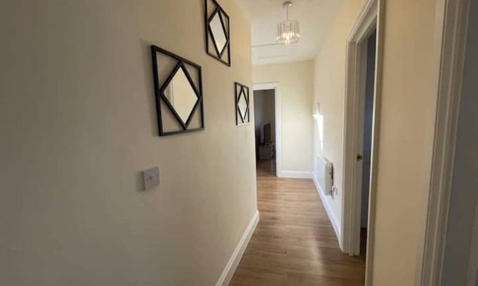 Horsell Apartment | Luxurious 1 bedroom flat with free parking