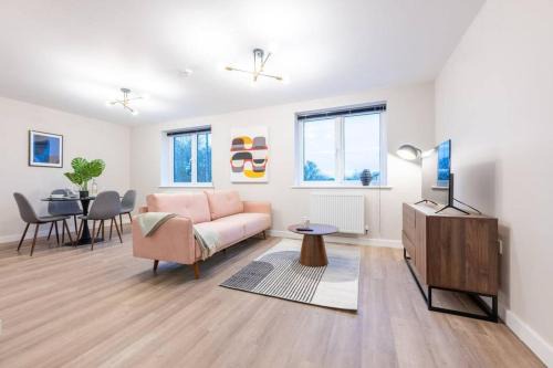 Whitchurch Apartment | Luxurious 2 Bed Apartment Cardiff Central