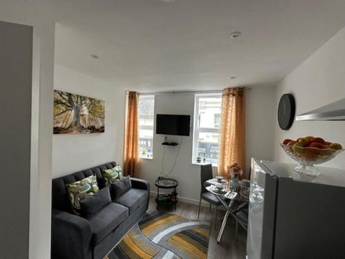 Watford Apartment | Luxurious 2 - Bedroom Apartment