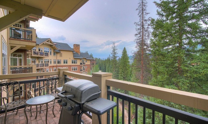 River Run Condo | Luxurious 2 Br In River Run Village Featuring Ski In Ski-out, No Cleaning Fees 2 Bedroom Condo by RedAwning