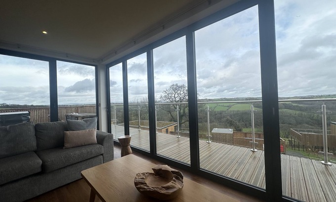 Chittlehamholt Cabin | Luxurious 3 bedroom lodges with views over the lush green valley