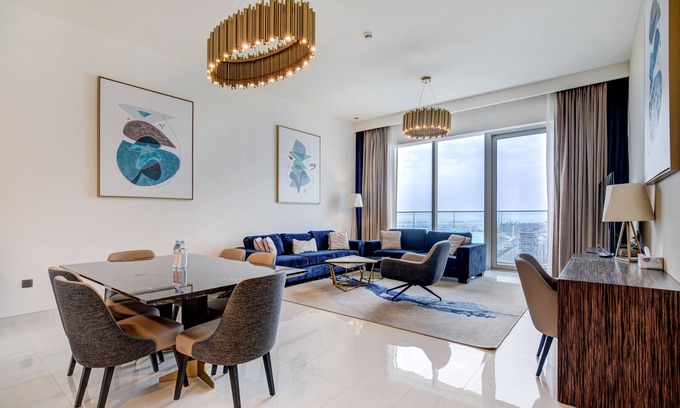Dubai Media City House | Luxurious 3-bedroom Getaway at Avani+ Palm View Dubai Hotel & Suites
