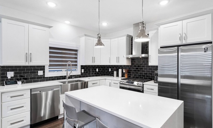 West Side House | Luxurious 3-bedroom house with full amenities in Jersey City