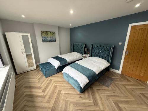 Wolverhampton Apartment | Luxurious 3 bedrooms flat near New Cross,Wolverhampton No Parties or events