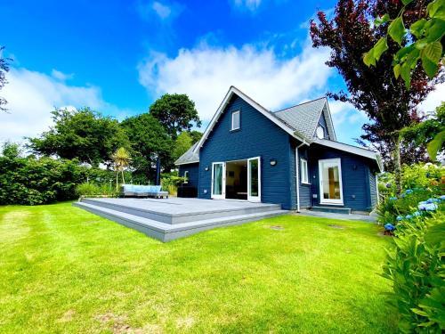 St Austell House | Luxurious 4 Bedroom New England Style Villa - Trewhiddle V9
