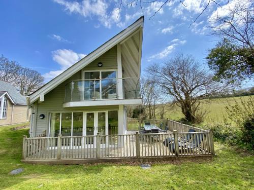 St Austell House | Luxurious 4 Bedroom New England Style Villa - Trewhiddle V17