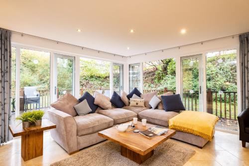 St Austell House | Luxurious 4 Bedroom New England Style Villa - Trewhiddle V16