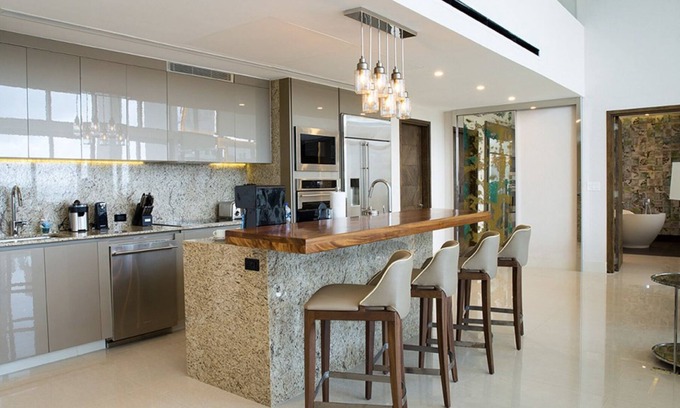 Puerto Juarez Resort | Luxurious 4 Bedroom Penthouse Loft right on the beach of Cancun!