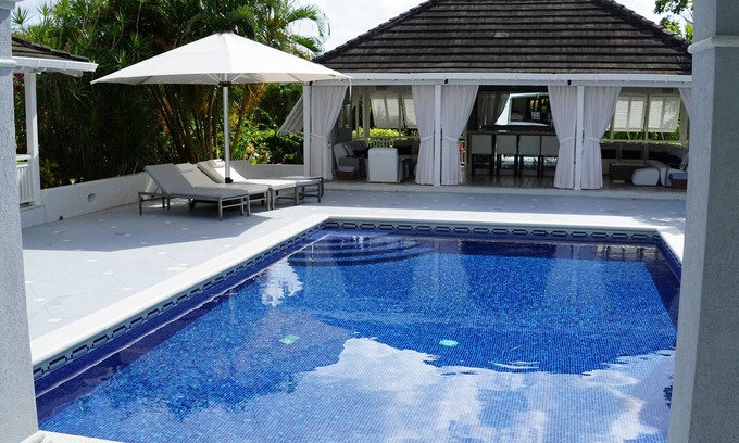 Sandy Lane Villa | Luxurious 5 bedroom mansion ideal for a group of friends and family