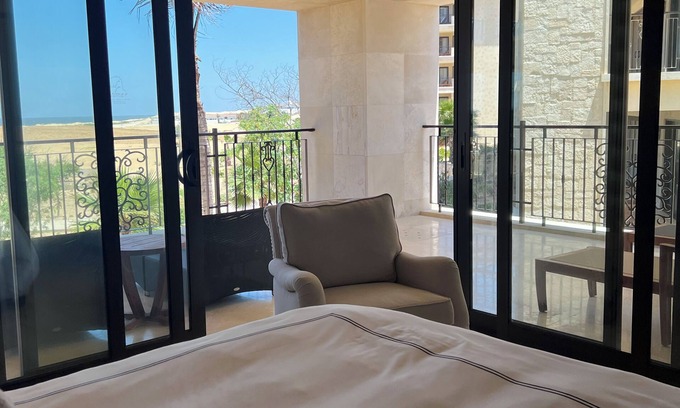 Los Cabos Resort | Luxurious 5 star resort!