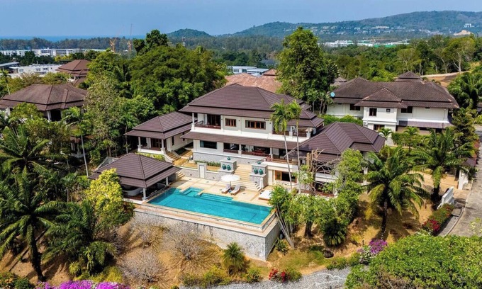Choeng Thale Villa | Luxurious 6-bedroom Villa Retreat With 25M Pool, Games Room, Pool Bar - PHUKET