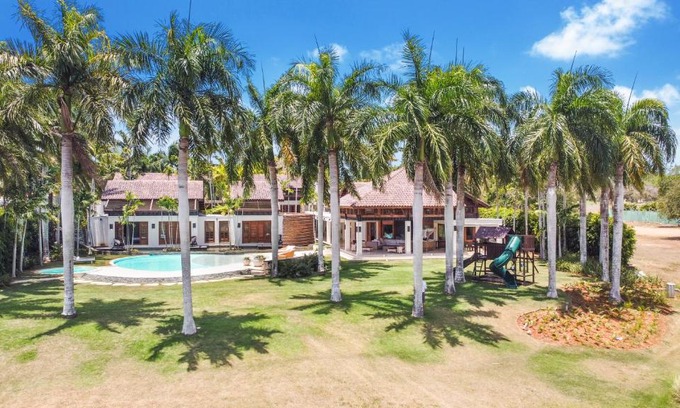 Casa de Campo Villa | Luxurious 8-BR Villa with Ocean View, Jacuzzi, Home Cinema and Resort Access in Casa de Campo