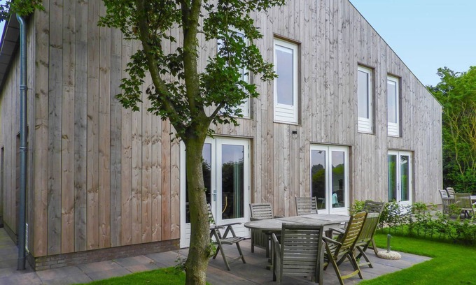 Grijpskerke House | Luxurious 8-person holiday apartment with free Internet in Grijpskerke, Walcheren