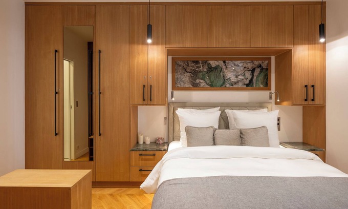 Odeon Apartment | Luxurious air-conditioned four-room apartment Perle