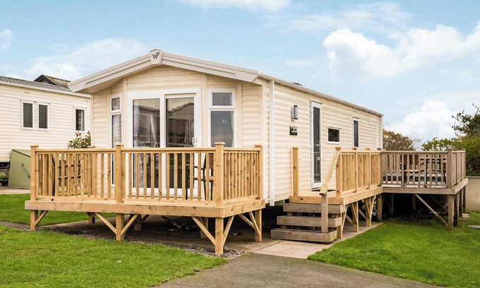 Wiseman's Bridge House | Luxurious and contemporary caravan.