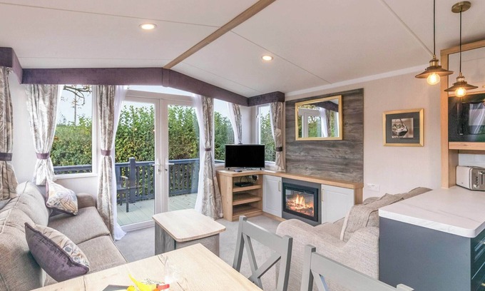 Wiseman's Bridge House | Luxurious and contemporary caravan.