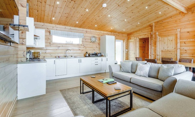 Hollym Ski Chalet | Luxurious and contemporary Finnish log lodge.