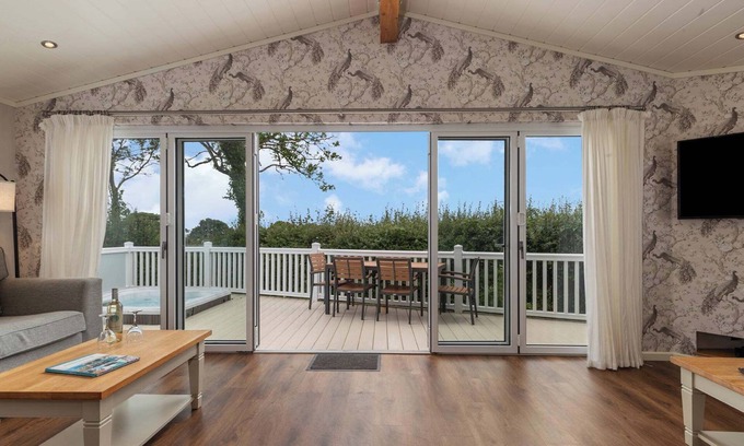 Kilgetty Ski Chalet | Luxurious and contemporary lodge.