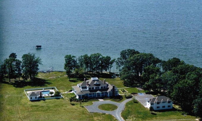 Royal Oak House | Luxurious and Extremely Private Waterfront Estate (SORRY - NO WEDDINGS)