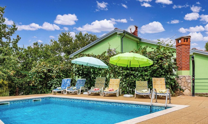 Kapelica Villa | Luxurious and romantic, family-friendly, private pool and garden