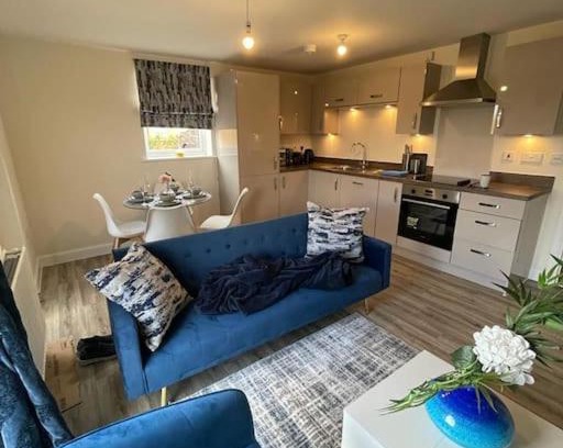 Milton Keynes Apartment | Luxurious Apartment in Brooklands