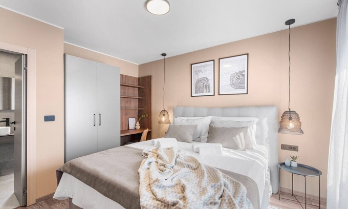 Dajla Apartment | Luxurious Apartment with Jacuzzi, Sea View, and Balcony in Istria