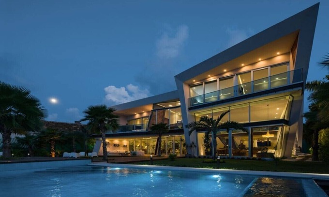 Zona Hotelera Villa | Luxurious beachfront House in Cancun