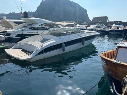 Marina Grande House | Luxurious Caprie Italia Boat Rental with Breathtaking Ocean Views