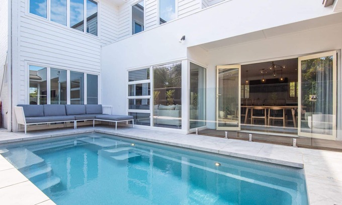 Barwon Heads House | Luxurious Coastal Magnificence Solar Heated Pool