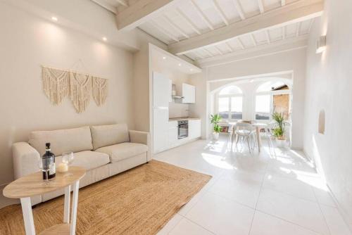 San Miniato Apartment | Luxurious Couple's Sanctuary
