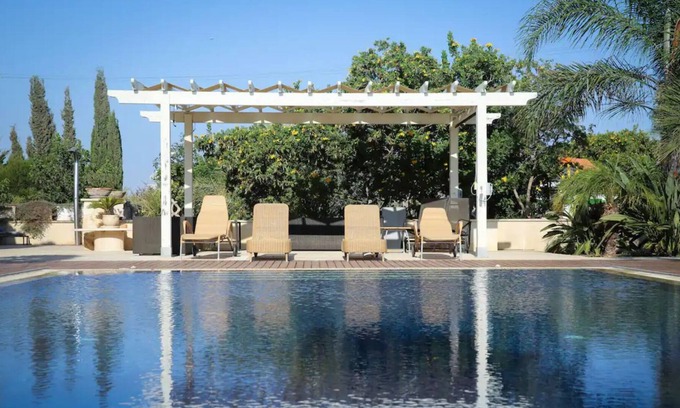 Mazotos Villa | Luxurious , Exclusive Private House Near the Beach