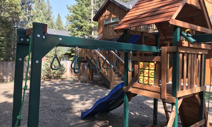 Tahoe Paradise House | Luxurious, Family Friendly, Hot Tub & AC