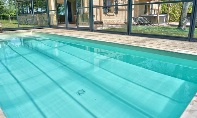 Vivans Cottage | Luxurious Farmhouse: Heated Pool, Spa, Sauna, Games, Pet-Friendly, Ideal for Families