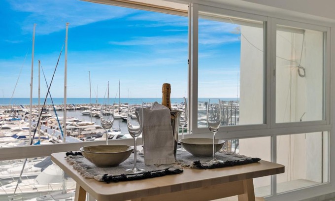 Puerto Banus Apartment | luxurious frontline penthouse in puerto banus