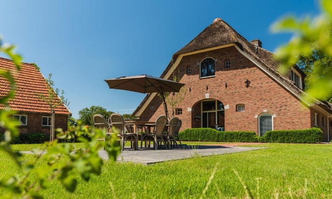 Zuna Resort | Luxurious Holiday Farm 8 People