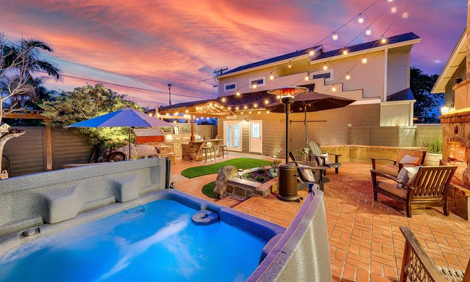 Sunset Cliffs House | Luxurious home one block from ocean with casita, WiFi, & gorgeous outdoor space
