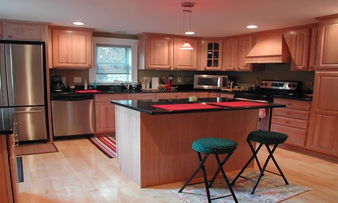 Inman Square Bed & Breakfast | Luxurious home rents 1 of 2 rooms w/ kitchen, living & dining room use M807#2